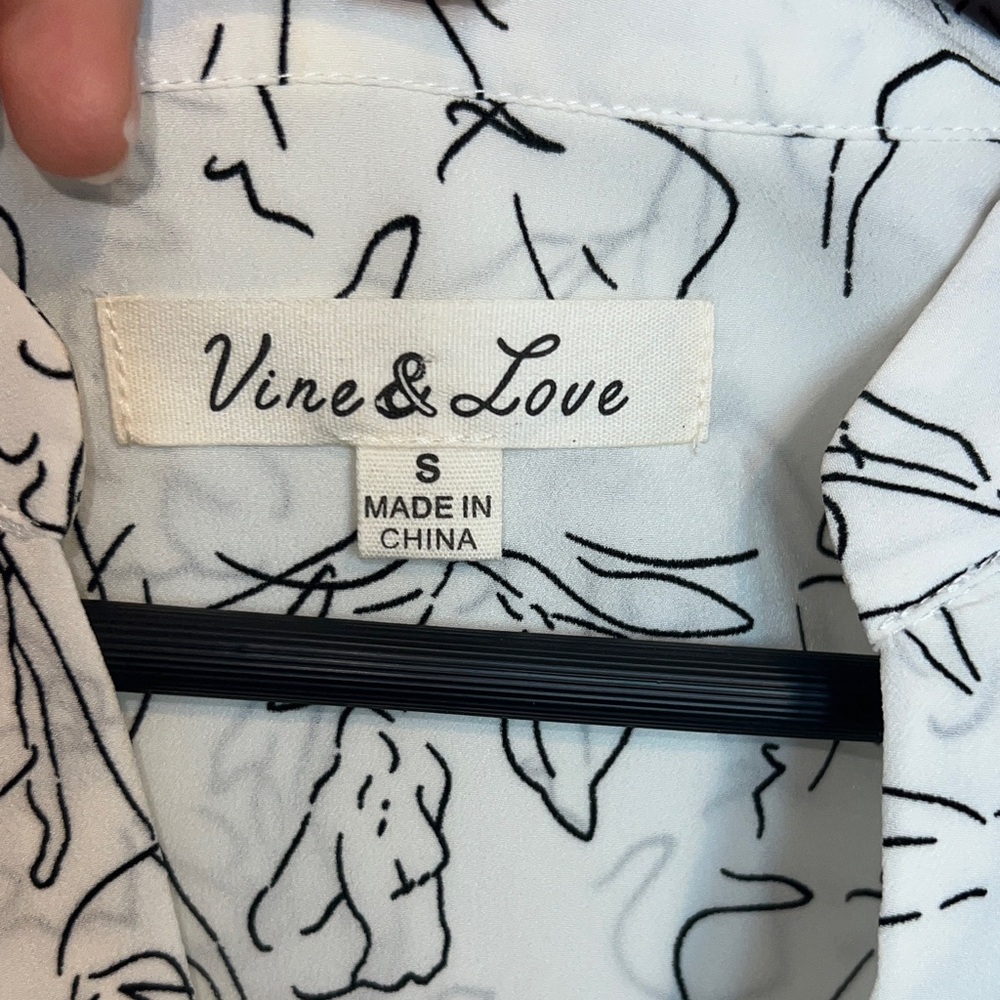 Vine & Love White Floral Blouse - Picture 7 of 9